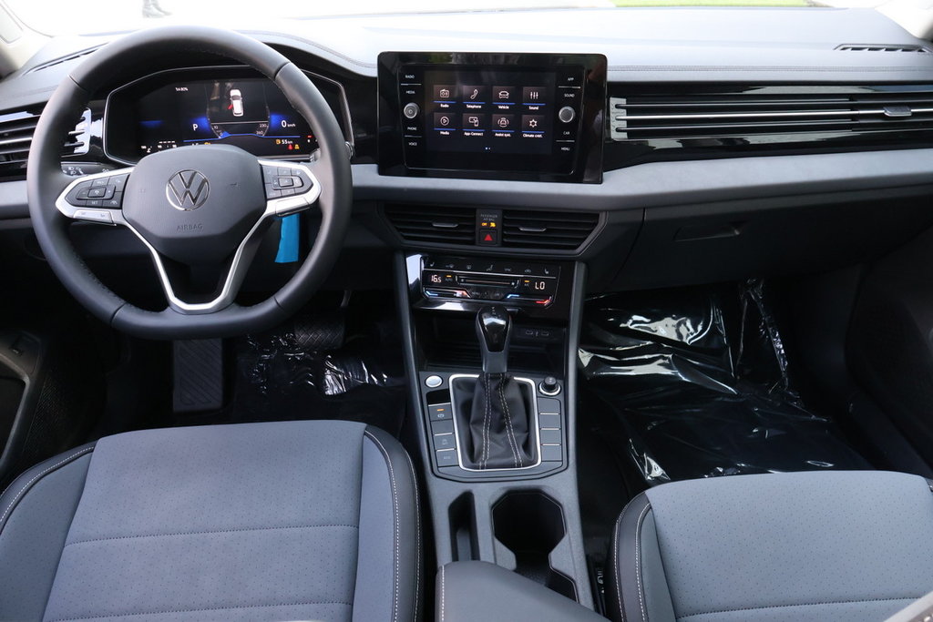 Volkswagen Jetta Comfortline 2025 à Mascouche, Québec - 10 - w1024h768px