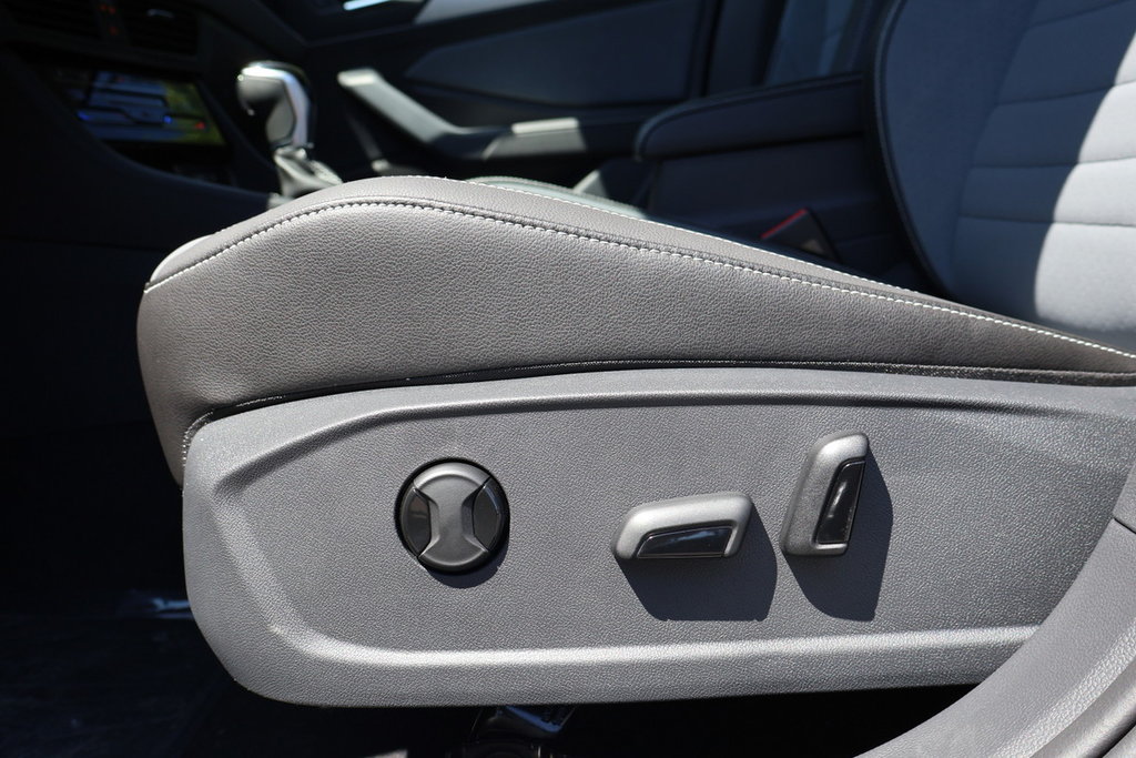 2025 Volkswagen Jetta Comfortline in Mascouche, Quebec - 9 - w1024h768px