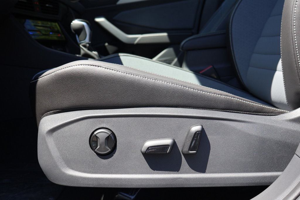 2025 Volkswagen Jetta Comfortline in Mascouche, Quebec - 10 - w1024h768px