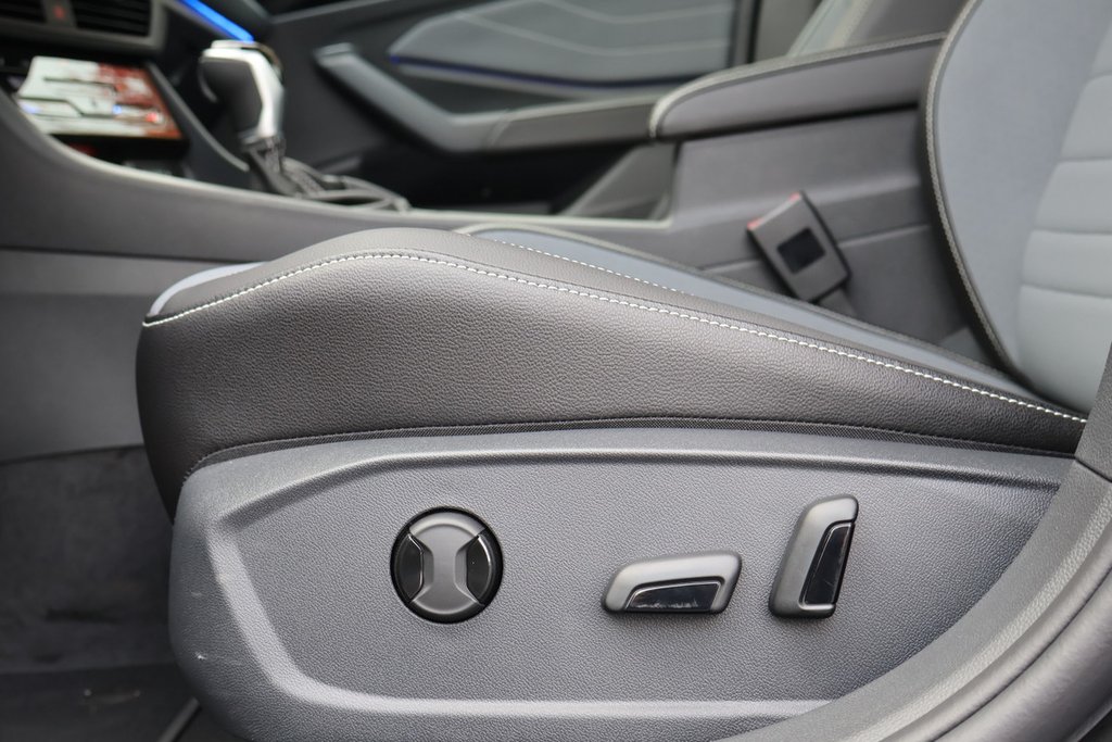 Volkswagen Jetta Comfortline 2025 à Mascouche, Québec - 10 - w1024h768px