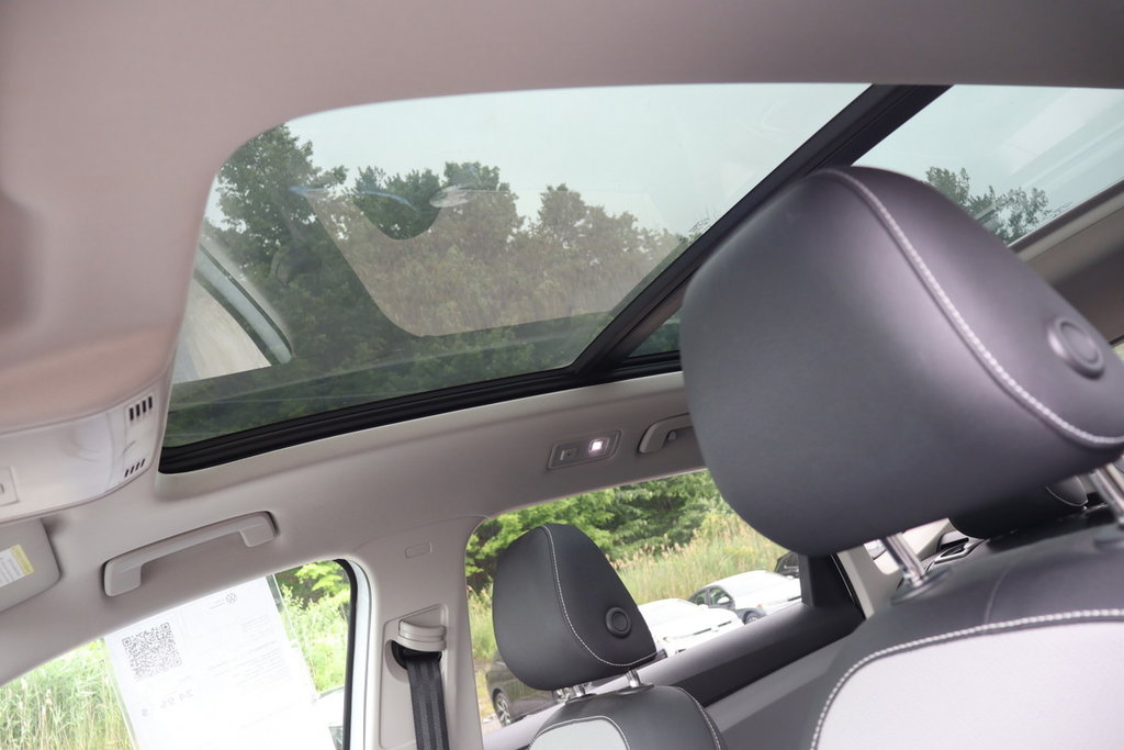 2022 Volkswagen Taos Highline, Toit pano, Audio Beats in Terrebonne, Quebec - 11 - w1024h768px