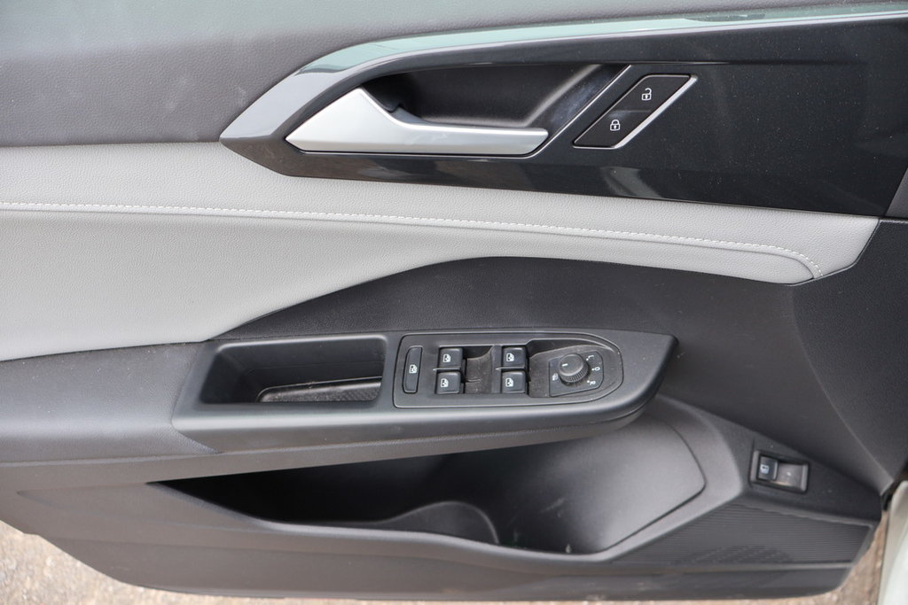 2022 Volkswagen Taos Highline, Toit pano, Audio Beats in Terrebonne, Quebec - 25 - w1024h768px
