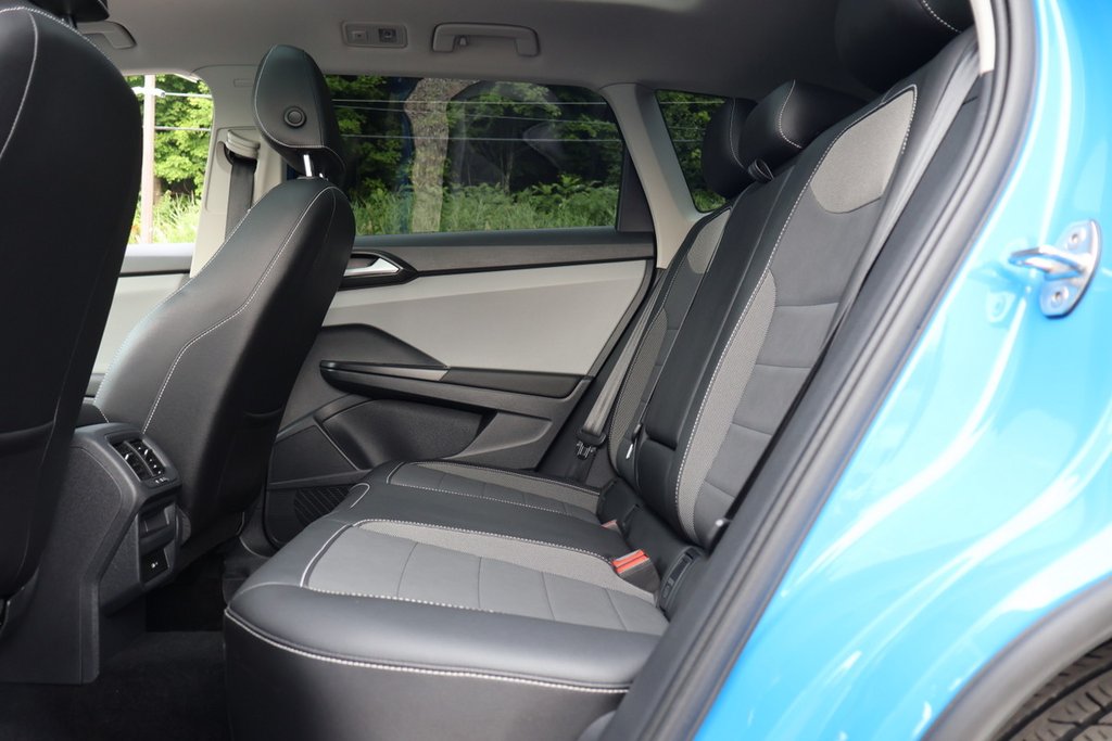 2023 Volkswagen Taos Comfortline, Carplay, Toit ouvrant, 4Motion in Mascouche, Quebec - 29 - w1024h768px