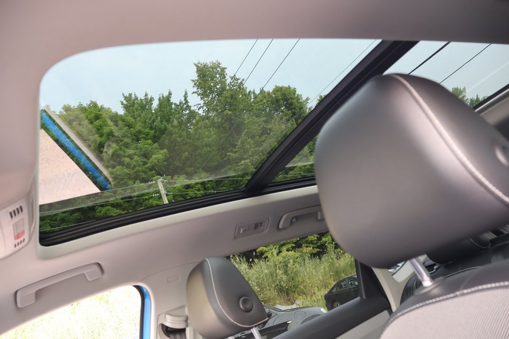 2023 Volkswagen Taos Comfortline, Carplay, Toit ouvrant, 4Motion in Mascouche, Quebec - 11 - w1024h768px