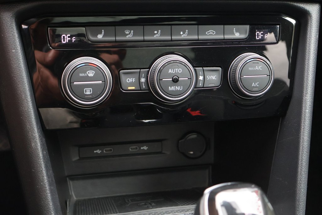 Volkswagen Taos Comfortline, Toit, Carplay, 4Motion 2023 à Mascouche, Québec - 23 - w1024h768px