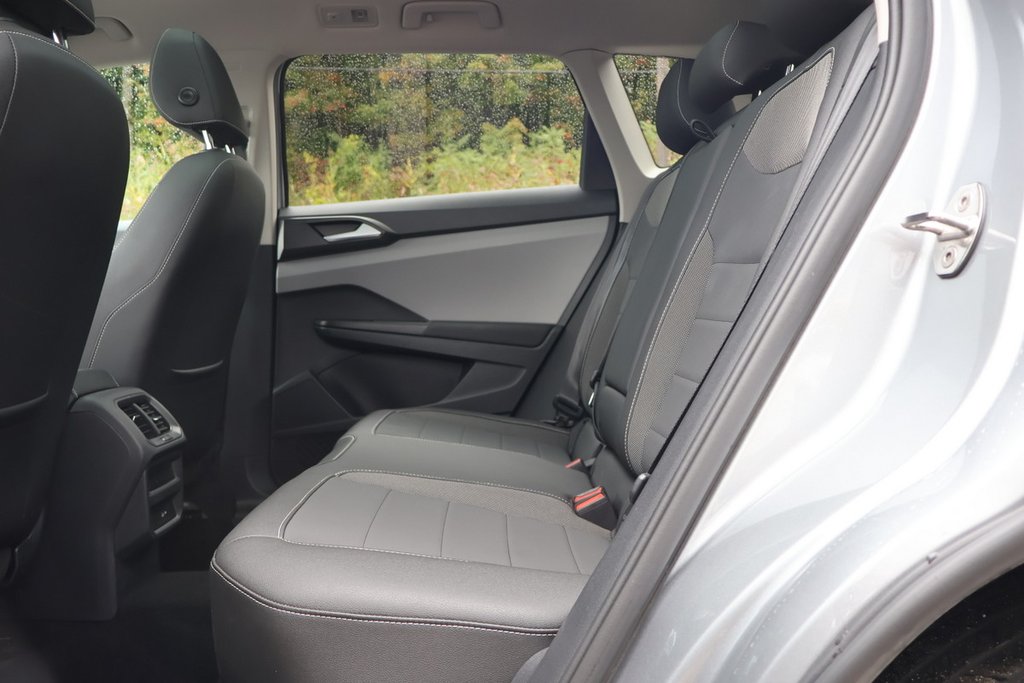 Volkswagen Taos Comfortline, Toit, Carplay, 4Motion 2023 à Mascouche, Québec - 29 - w1024h768px
