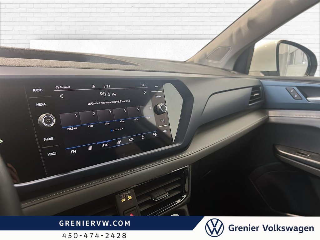 Volkswagen TAOS Comfortline, Black edition, 4Motion, Toit, Carplay 2024 à Terrebonne, Québec - 16 - w1024h768px