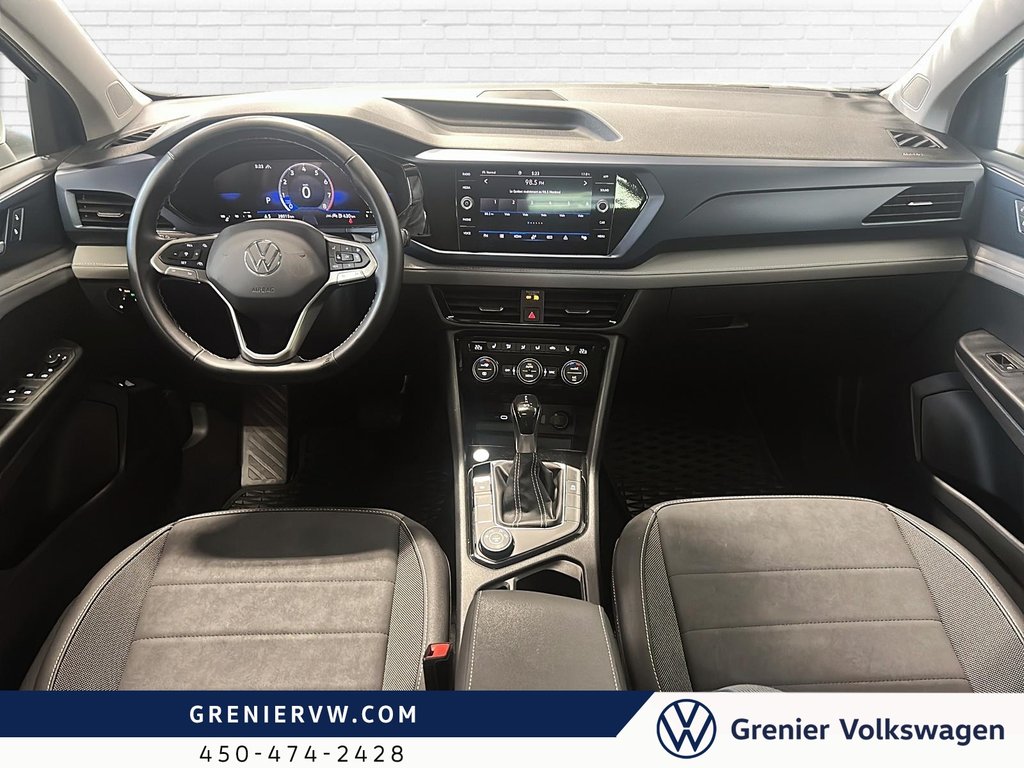 Volkswagen TAOS Comfortline, Black edition, 4Motion, Toit, Carplay 2024 à Terrebonne, Québec - 13 - w1024h768px