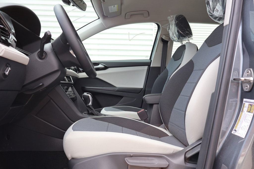 2025 Volkswagen Taos Trendline 4MOTION in Mascouche, Quebec - 8 - w1024h768px