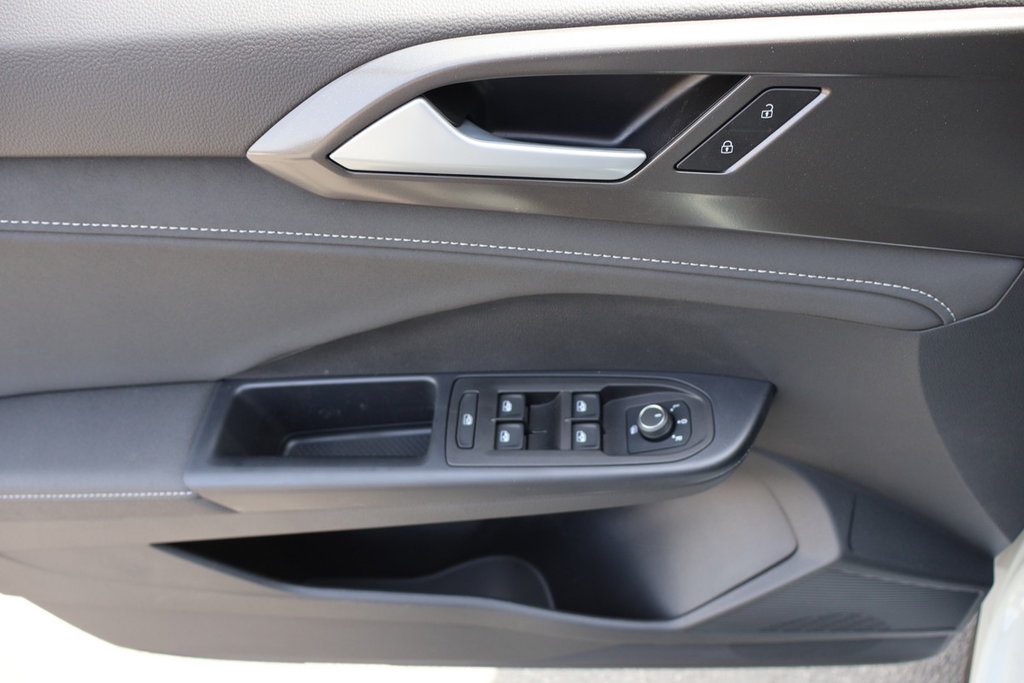 2025 Volkswagen Taos Comfortline Black Edition 4MOTION in Mascouche, Quebec - 21 - w1024h768px