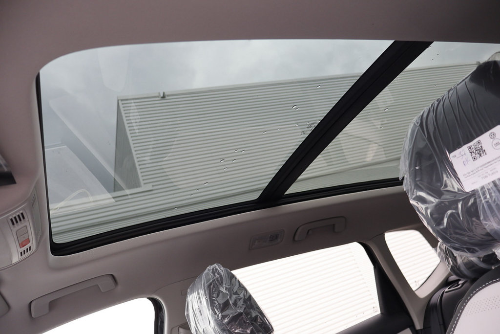 2025 Volkswagen Taos Highline 4MOTION in Mascouche, Quebec - 9 - w1024h768px