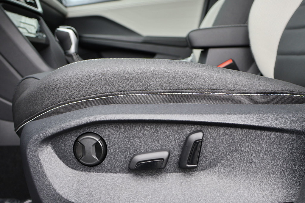 2025 Volkswagen Taos Highline 4MOTION in Mascouche, Quebec - 10 - w1024h768px