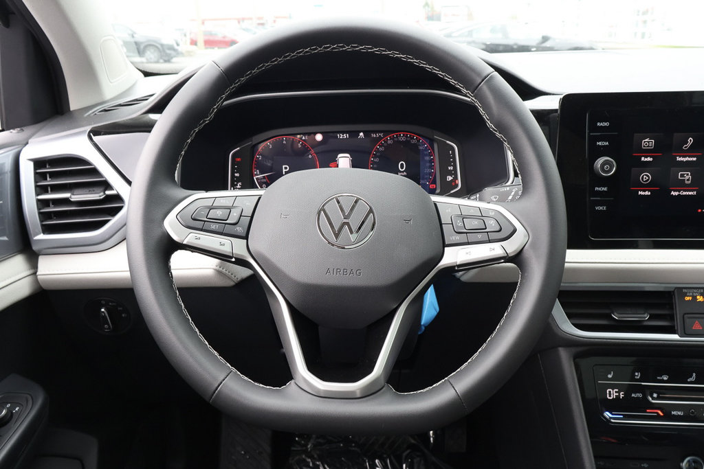 2025 Volkswagen Taos Highline 4MOTION in Mascouche, Quebec - 12 - w1024h768px