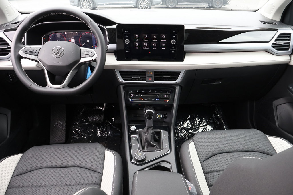2025 Volkswagen Taos Highline 4MOTION in Mascouche, Quebec - 11 - w1024h768px