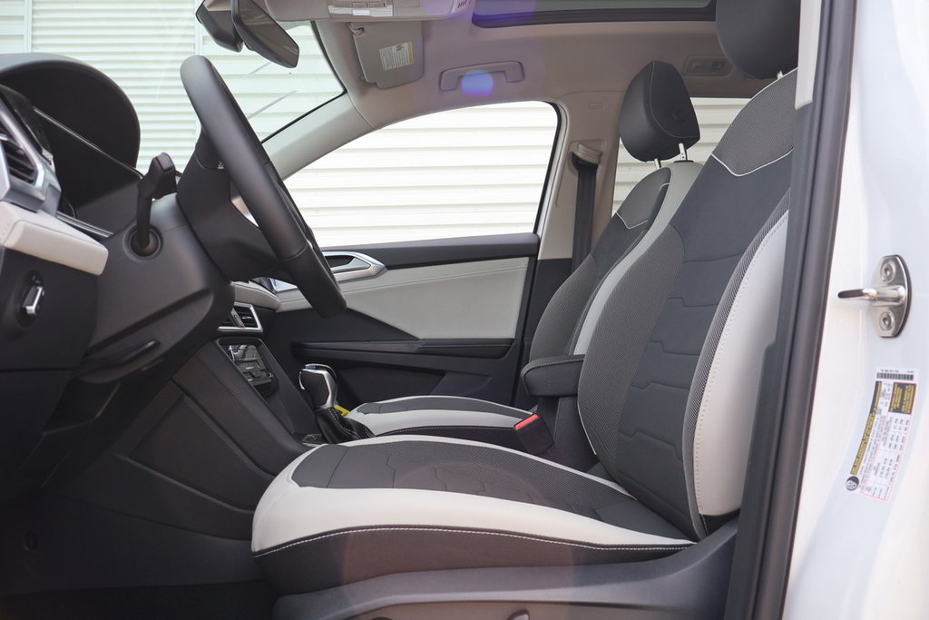 Volkswagen Taos Comfortline 4MOTION 2025 à Mascouche, Québec - 8 - w1024h768px