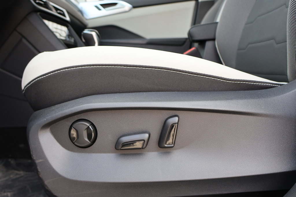 Volkswagen Taos Comfortline 4MOTION 2025 à Mascouche, Québec - 10 - w1024h768px