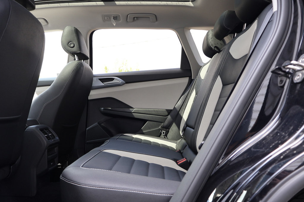 Volkswagen Taos Highline 4MOTION 2025 à Mascouche, Québec - 21 - w1024h768px