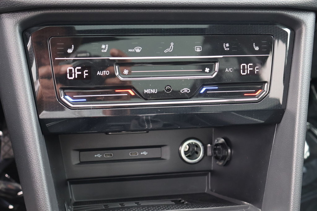 2025 Volkswagen Taos Highline 4MOTION in Mascouche, Quebec - 19 - w1024h768px