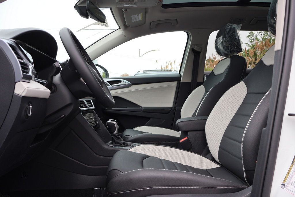 2025 Volkswagen Taos Highline 4MOTION in Mascouche, Quebec - 8 - w1024h768px