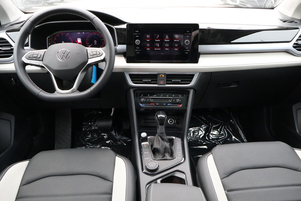 2025 Volkswagen Taos Highline 4MOTION in Mascouche, Quebec - 11 - w1024h768px