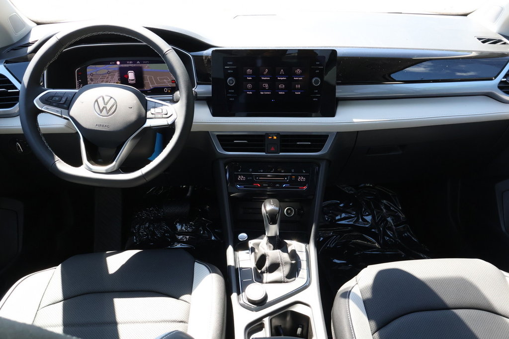 2025 Volkswagen Taos Highline 4MOTION in Mascouche, Quebec - 11 - w1024h768px