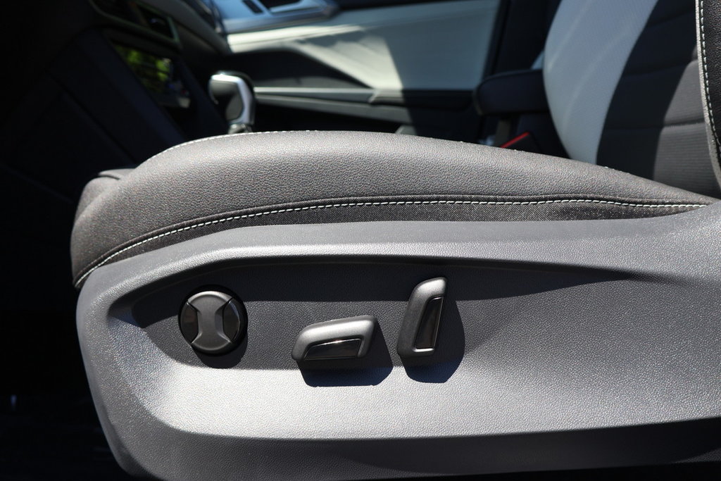 2025 Volkswagen Taos Highline 4MOTION in Mascouche, Quebec - 10 - w1024h768px