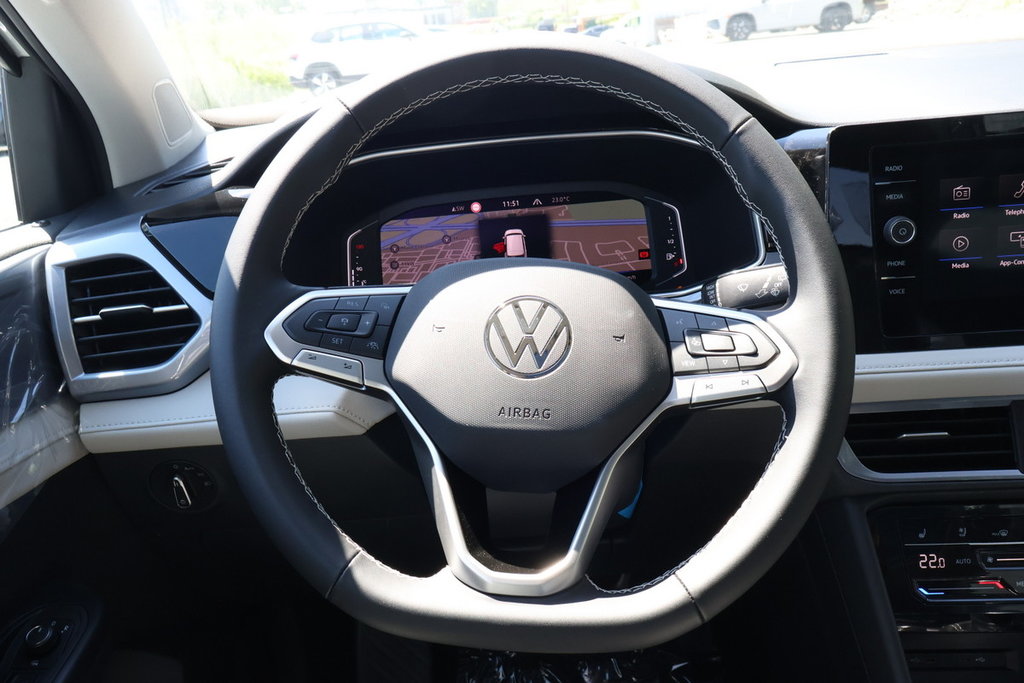 2025 Volkswagen Taos Highline 4MOTION in Mascouche, Quebec - 12 - w1024h768px