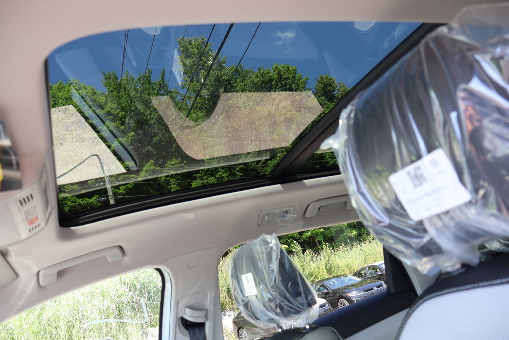 2025 Volkswagen Taos Highline 4MOTION in Mascouche, Quebec - 9 - w1024h768px