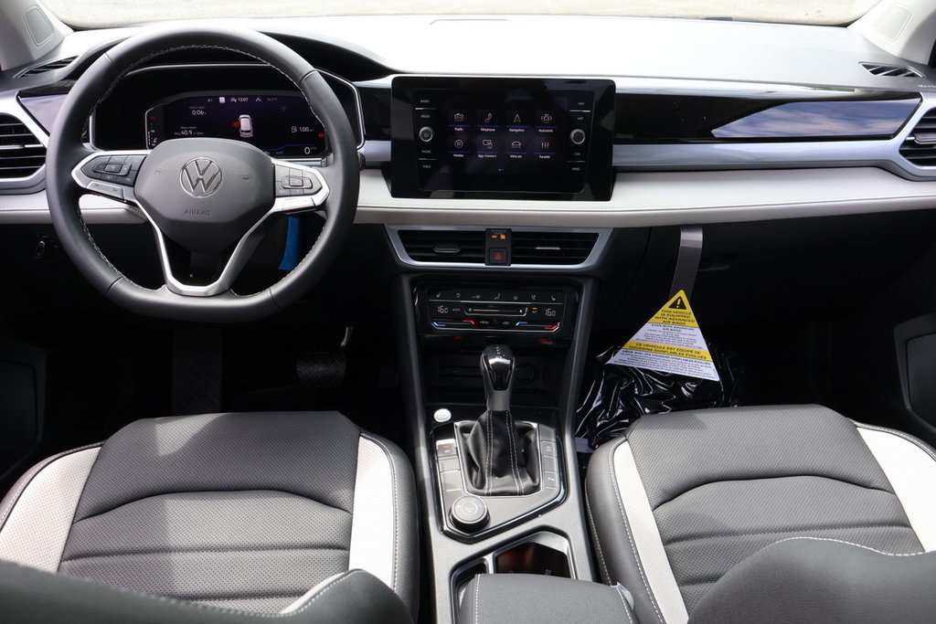 2025 Volkswagen Taos Highline 4MOTION in Mascouche, Quebec - 11 - w1024h768px