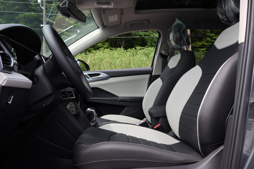 2025 Volkswagen Taos Highline 4MOTION in Mascouche, Quebec - 8 - w1024h768px