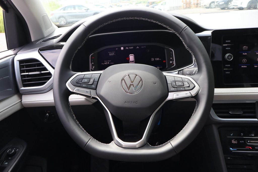 2025 Volkswagen Taos Highline 4MOTION in Mascouche, Quebec - 12 - w1024h768px