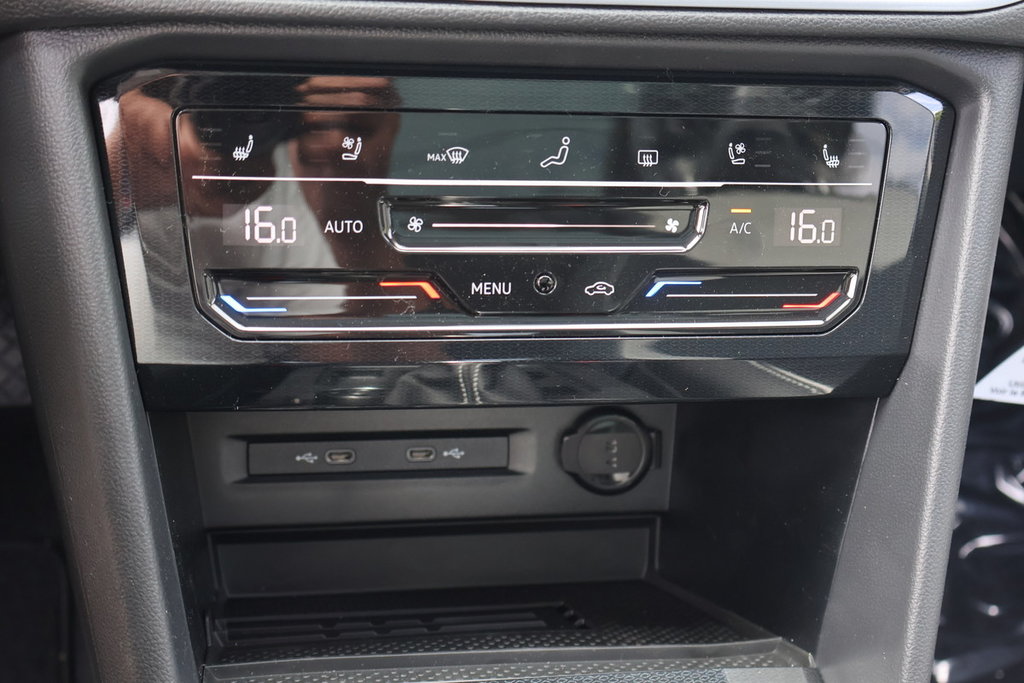 2025 Volkswagen Taos Highline 4MOTION in Mascouche, Quebec - 19 - w1024h768px