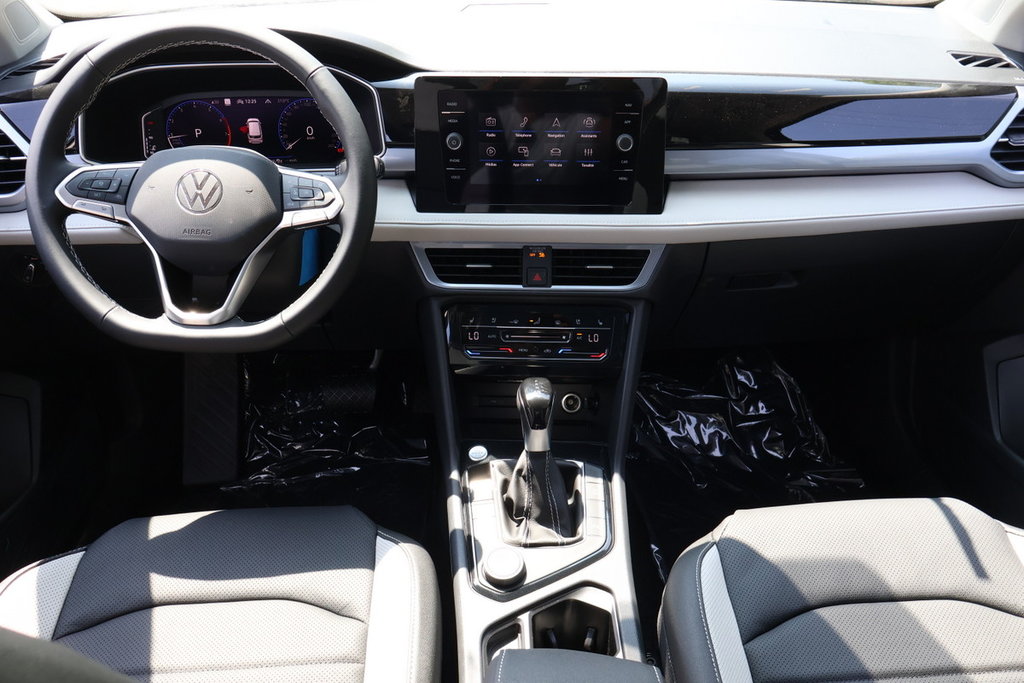 2025 Volkswagen Taos Highline 4MOTION in Mascouche, Quebec - 11 - w1024h768px