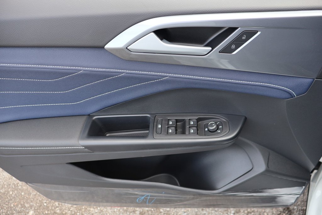 2026 Volkswagen Taos Highline 4MOTION in Mascouche, Quebec - 22 - w1024h768px