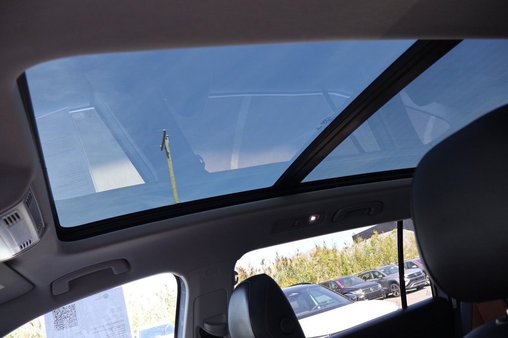 2018 Volkswagen Tiguan Comfortline, Cuir, Toit, 4Motion in Mascouche, Quebec - 11 - w1024h768px