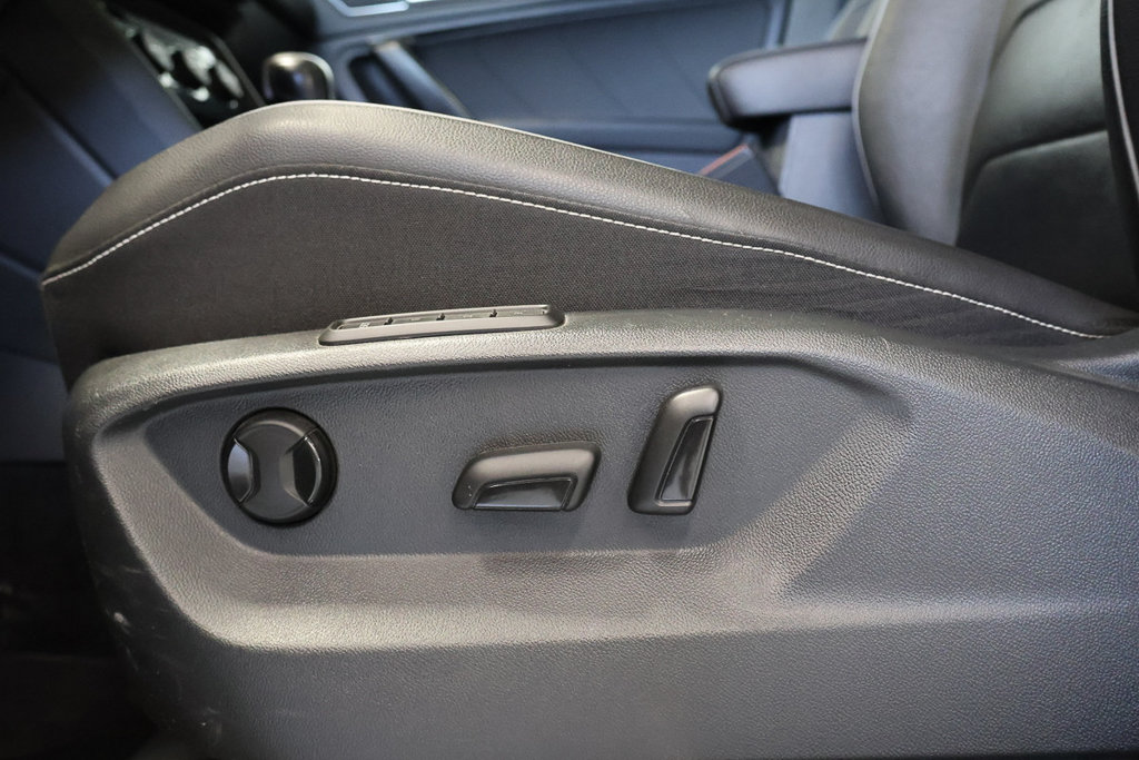2021 Volkswagen Tiguan Highline R line, Toit Pano , Cockpit numerique in Terrebonne, Quebec - 13 - w1024h768px