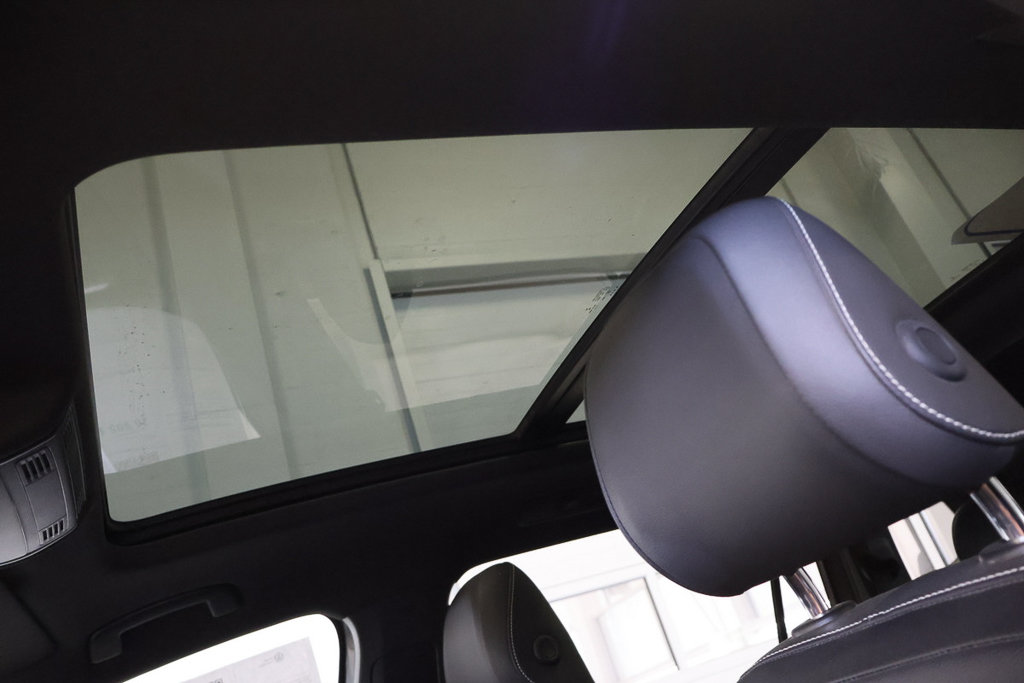 2021 Volkswagen Tiguan Highline R line, Toit Pano , Cockpit numerique in Terrebonne, Quebec - 11 - w1024h768px