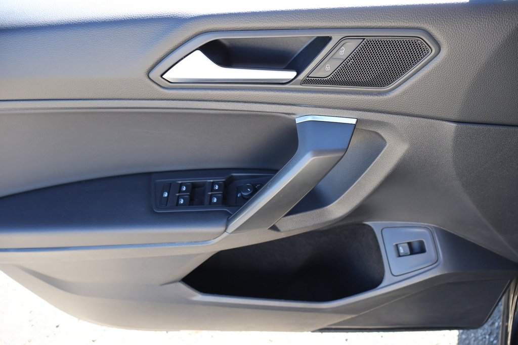 Volkswagen Tiguan Comfortline, Toit, Carplay, 4Motion 2021 à Terrebonne, Québec - 27 - w1024h768px