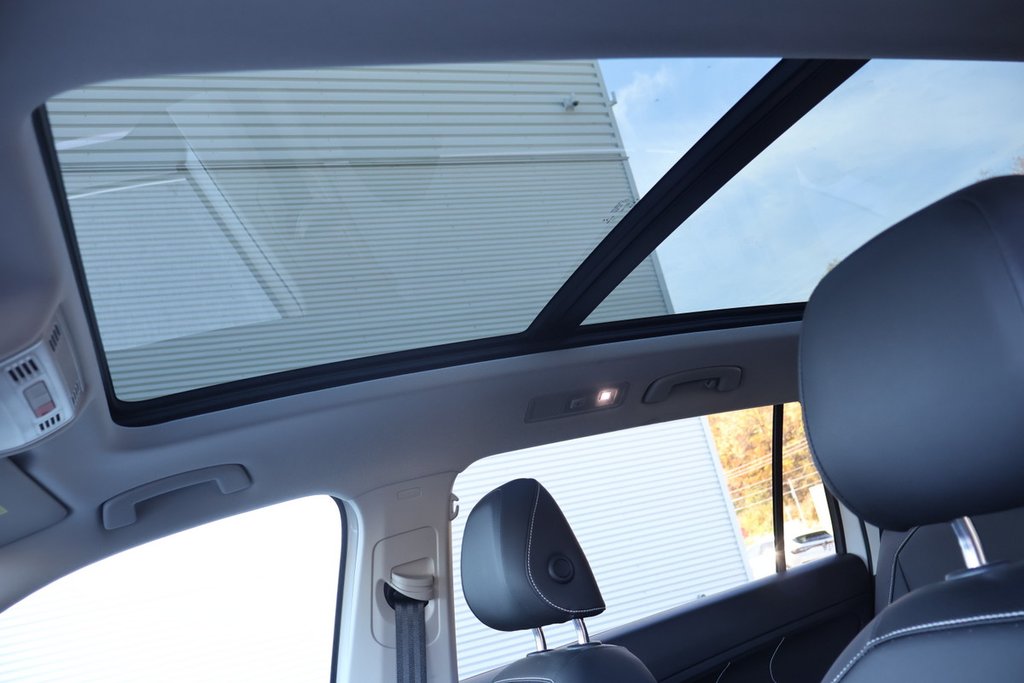 Volkswagen Tiguan Comfortline,toit pano 4motion 2022 à Terrebonne, Québec - 11 - w1024h768px