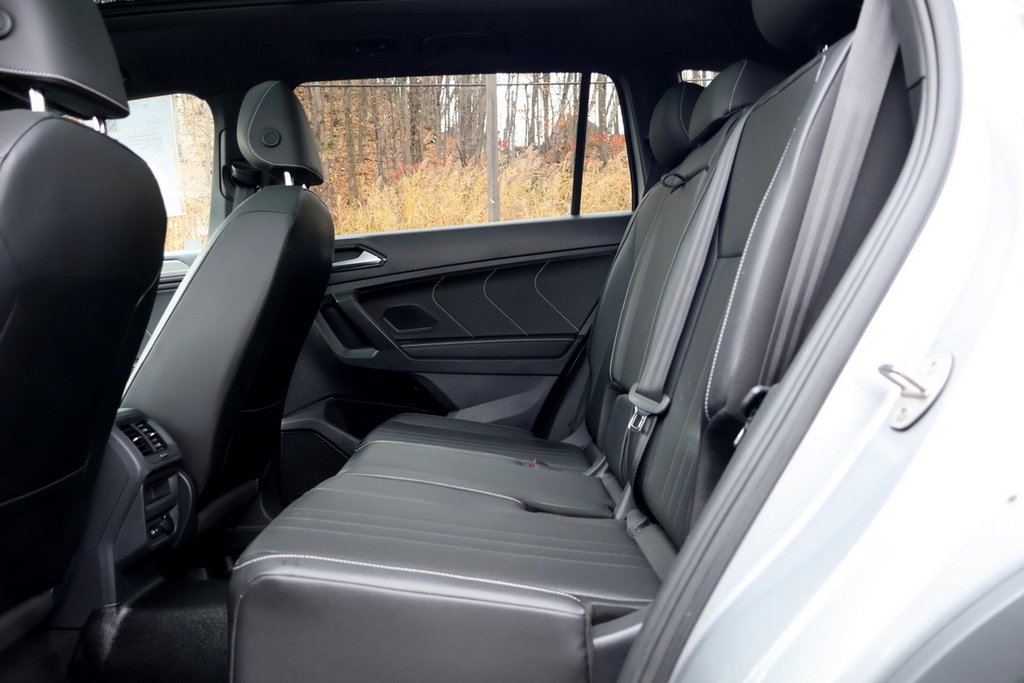 Volkswagen Tiguan Comfortline R-Line Black Edition 2022 à Mascouche, Québec - 23 - w1024h768px