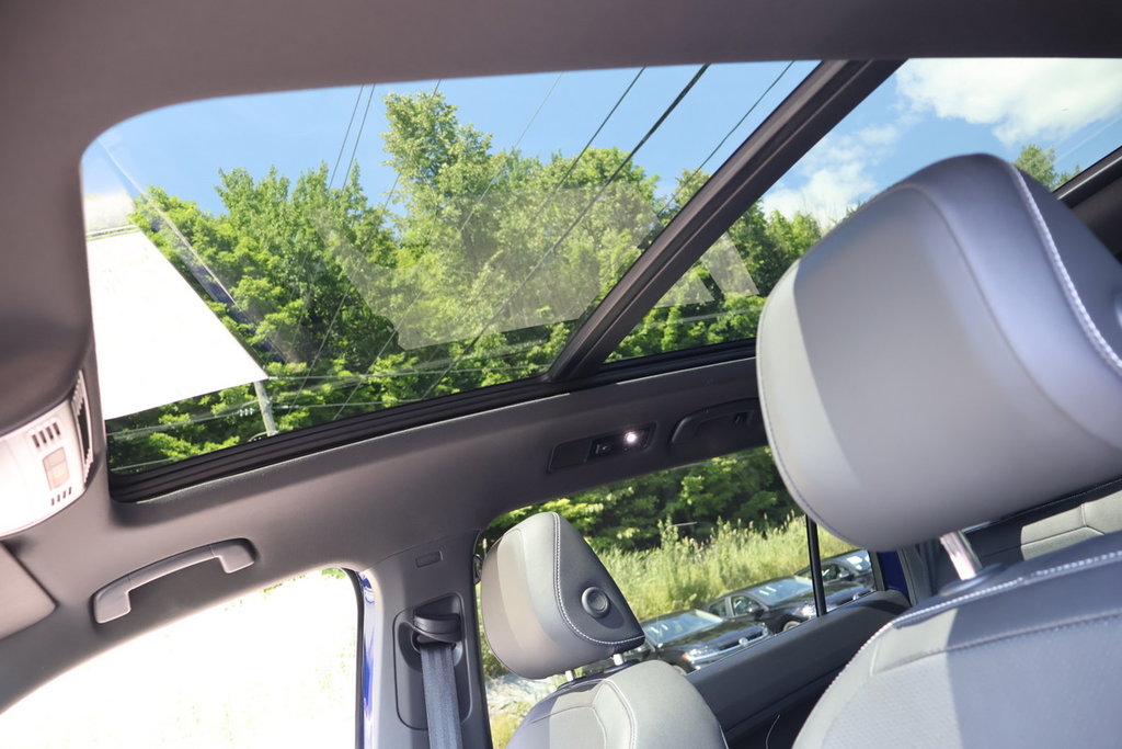 2023 Volkswagen Tiguan Highline R-Line, Cuir, Toit, Carplay in Mascouche, Quebec - 11 - w1024h768px