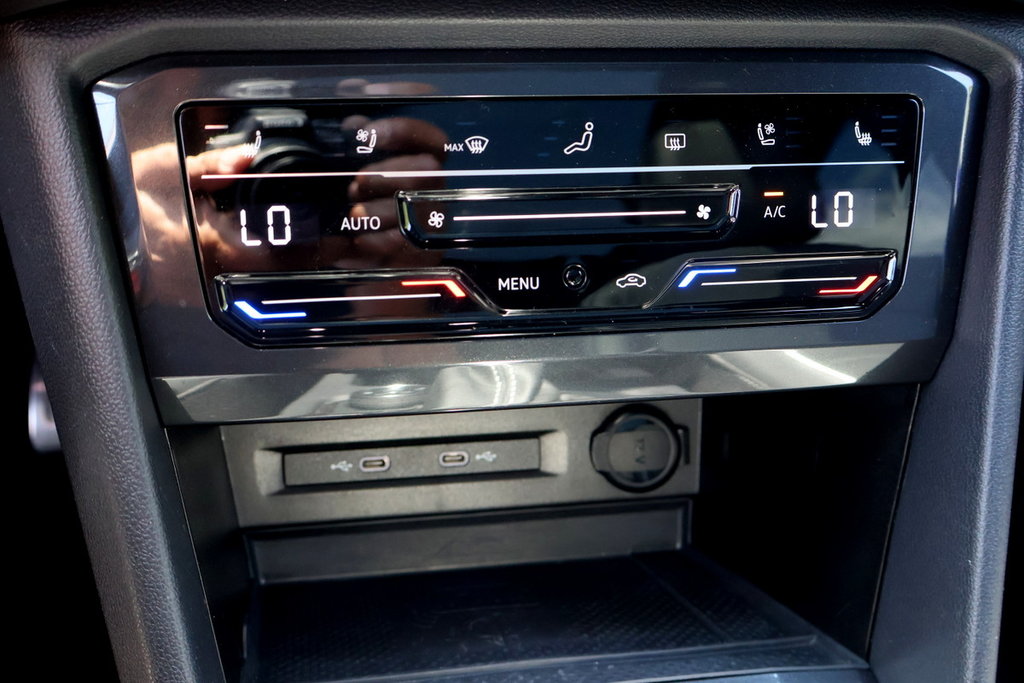2023 Volkswagen Tiguan Highline R-Line, Cuir, Toit, Carplay in Mascouche, Quebec - 25 - w1024h768px