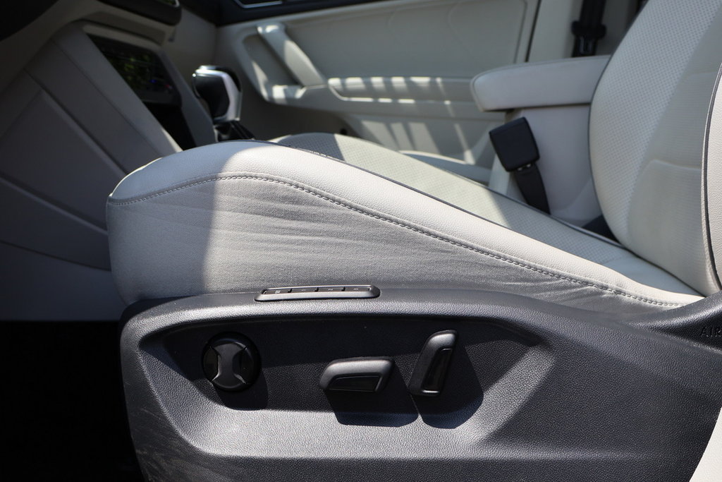 Volkswagen Tiguan Highline, R-Line, Jamais Accidenté, Banc Ventilé 2023 à Mascouche, Québec - 13 - w1024h768px