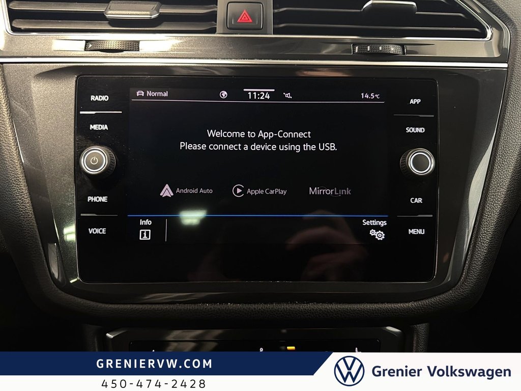 Volkswagen Tiguan Comfortline R-Line, Cuir, Toit Pano, Carplay 2023 à Terrebonne, Québec - 13 - w1024h768px