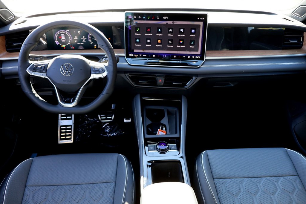 Volkswagen Tiguan Highline Turbo R-Line 4MOTION 2026 à Mascouche, Québec - 11 - w1024h768px