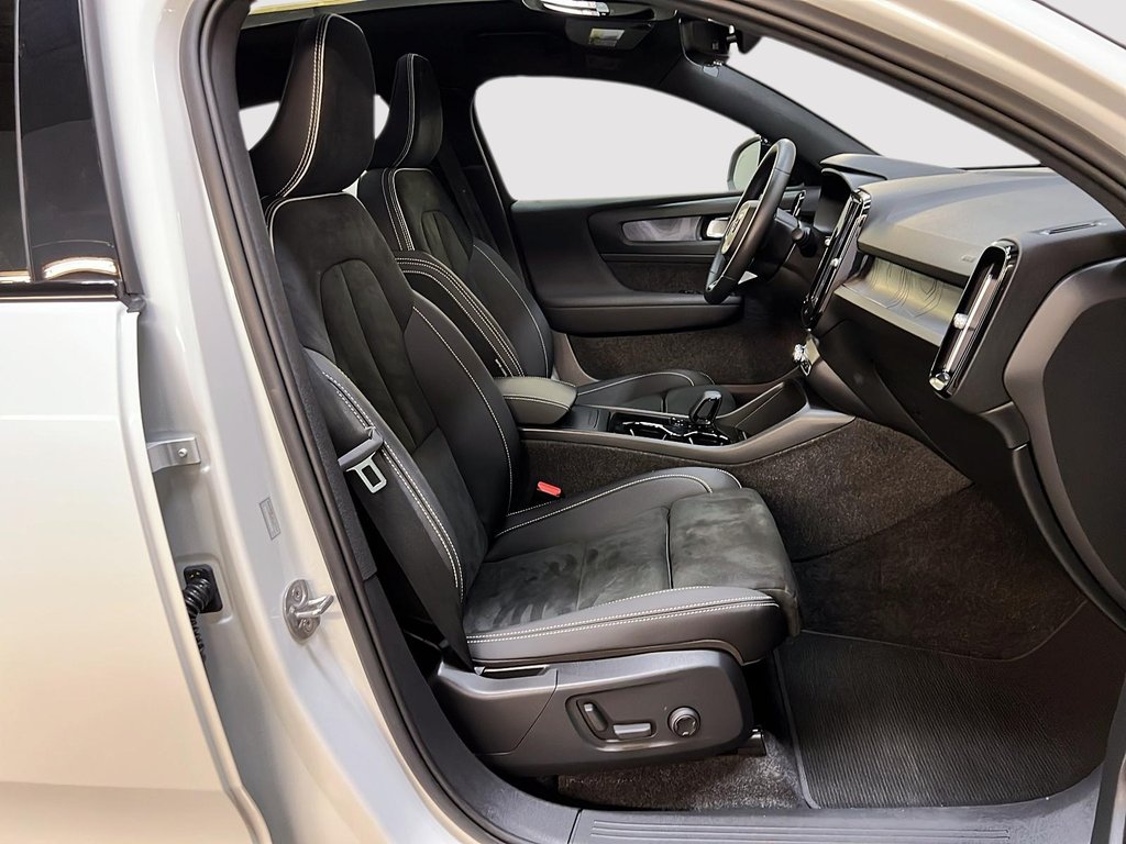 Volvo C40 RECHARGE ULTIMATE TOIT PANO NAV 4RM 2023-7