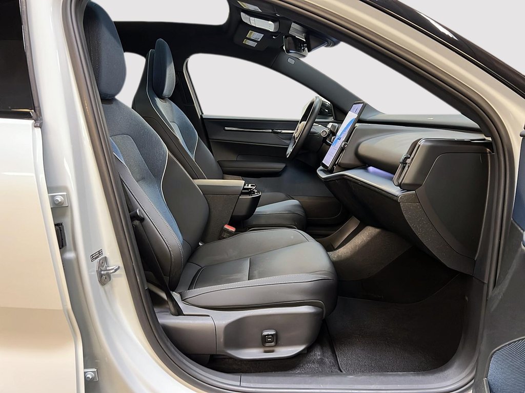 2025 Volvo EX30 TWIN PLUS CUIR TOIT PANO NAV 4RM-7