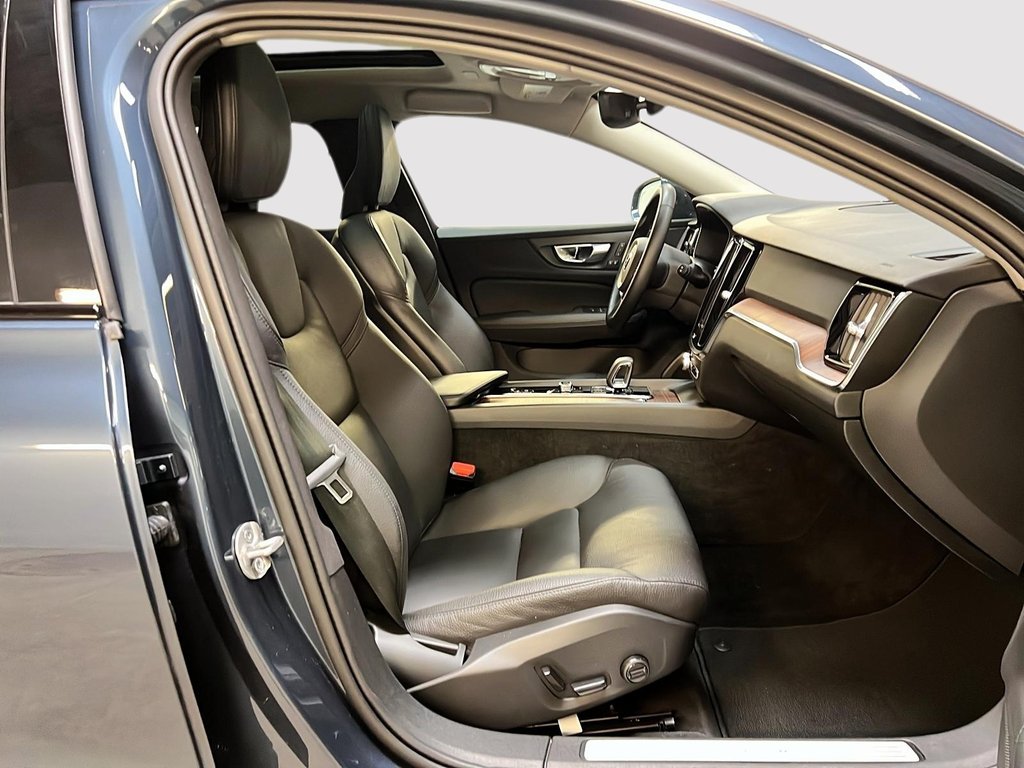 2025 Volvo V60 B5 CROSS COUNTRY CORE CUIR TOIT PANO NAV 4RM-7