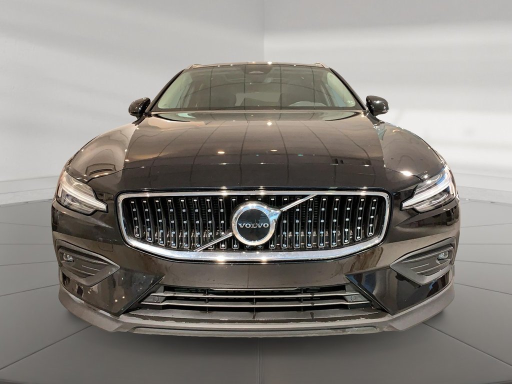 2025 Volvo V60 B5 CROSS COUNTRY CORE TOIT PANO NAV 4RM-1