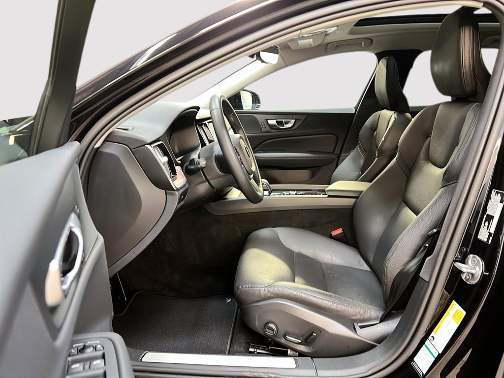 Volvo V60 B5 CROSS COUNTRY PLUS CUIR TOIT PANO NAV 4RM 2025-6